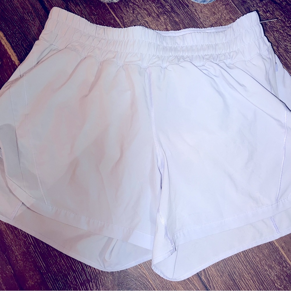 Lululemon Short very light blue